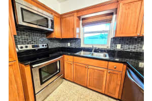 901 44TH AVENUE, SAINT PETERSBURG, FL 33703 Sold 04/02/25
