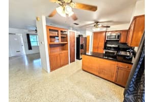 901 44TH AVENUE, SAINT PETERSBURG, FL 33703 Sold 04/02/25