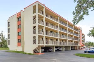9433 HARBOR GREENS WAY, SEMINOLE, FL 33776 Sold 02/13/25