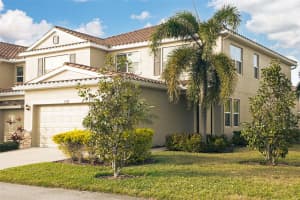 561 52ND TERRACE, SAINT PETERSBURG, FL 33703 Sold 02/20/25