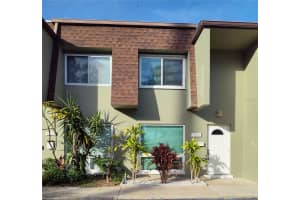 1330 70th St N, ST PETERSBURG