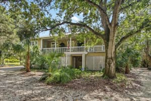7807 BAY DRIVE, TAMPA, FL 33635 Sold 02/17/25