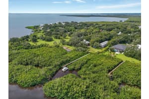 7807 BAY DRIVE, TAMPA, FL 33635 Sold 02/17/25