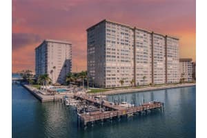 5200 Brittany Dr S #1110, ST PETERSBURG