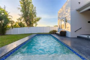 2246 FIESTA DRIVE, SARASOTA, FL 34231 - MLS#MFRTB8335630