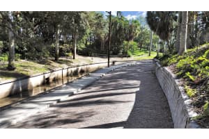 682 ROSER PARK DRIVE, ST PETERSBURG, FL 33701 Sold 04/17/25