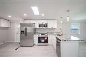 324 CLEARWATER AVENUE, POLK CITY, FL 33868 Sold 04/10/25