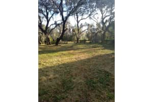 9422 GREYSTONE ROAD, THONOTOSASSA, FL 33592 Sold 05/29/25