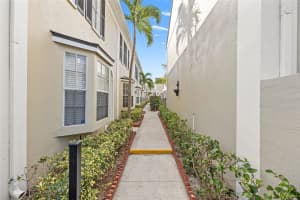 2802 CLEVELAND STREET, TAMPA, FL 33609 Sold 03/21/25