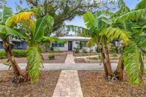 1926 BURLINGTON AVENUE, SAINT PETERSBURG, FL 33713 - MLS#MFRTB8336658
