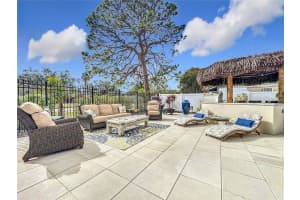 320 JEFFERSON AVENUE, SARASOTA, FL 34237 Sold 02/21/25