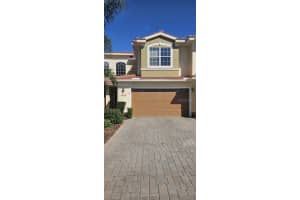 4115 COURTSIDE WAY, TAMPA, FL 33618 Sold 03/21/25