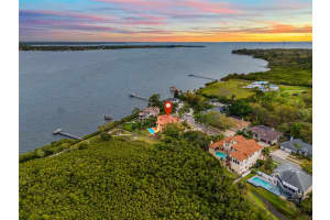 111 WATEREDGE COURT, SAFETY HARBOR, FL 34695 Sold 01/31/25