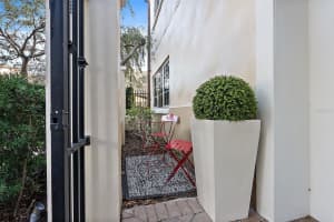 300 BEACH DRIVE, ST PETERSBURG, FL 33701 Sold 01/31/25