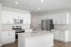 1556 HUMMINGBIRD ROAD, WINTER HAVEN, FL 33884 Sold 03/06/25