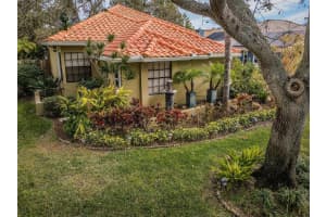 1001 LIVE OAK AVENUE, ST PETERSBURG, FL 33703 Sold 04/22/25