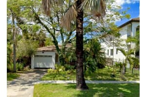 524 SUWANEE CIRCLE, TAMPA, FL 33606 Sold 05/01/25
