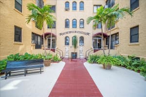 105 4 AVENUE, ST PETERSBURG, FL 33701 Sold 03/17/25