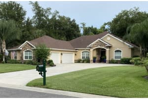 2 Laura Ct, PALM COAST
