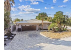 370 59TH AVENUE, ST PETE BEACH, FL 33706 Sold 04/04/25