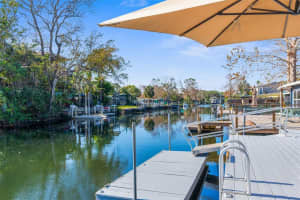 5401 Circle Dr, WEEKI WACHEE