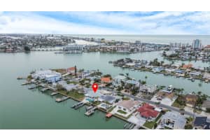 11185 5th St E, TREASURE ISLAND