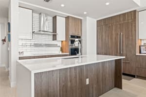 301 1ST STREET, ST PETERSBURG, FL 33701 - MLS#MFRTB8338609
