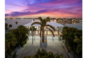 899 BAY ESPLANADE, CLEARWATER BEACH, FL 33767 Sold 05/14/25
