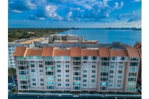 632 EDGEWATER DRIVE, DUNEDIN, FL 34698 Sold 07/09/25