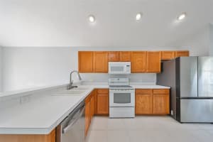 8111 TAR HOLLOW DRIVE, GIBSONTON, FL 33534 Sold 05/12/25