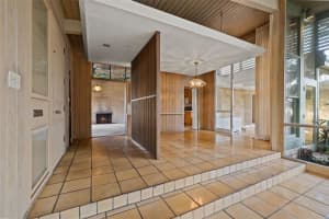 201 COFFEE POT RIVIERA NE, ST PETERSBURG, FL 33704 Sold 02/26/25