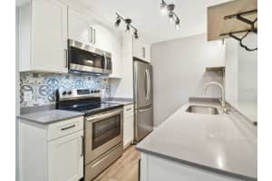 13610 VILLAGE DRIVE, TAMPA, FL 33618 Sold 02/07/25