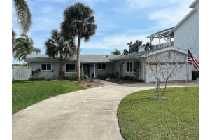 1643 SEA BREEZE DRIVE, TARPON SPRINGS, FL 34689 Sold 05/29/25