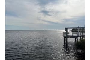 1643 SEA BREEZE DRIVE, TARPON SPRINGS, FL 34689 Sold 05/29/25