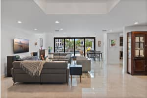 2066 ILLINOIS AVENUE, ST PETERSBURG, FL 33703 Sold 04/17/25