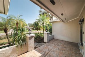 14310 RAVENWOOD LANE, TAMPA, FL 33618 Sold 03/17/25