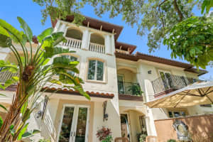 3833 AZEELE STREET, TAMPA, FL 33609 Sold 04/20/25