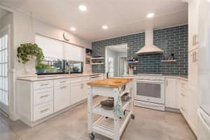 2963 SWEETGUM WAY, CLEARWATER, FL 33761 Sold 02/28/25