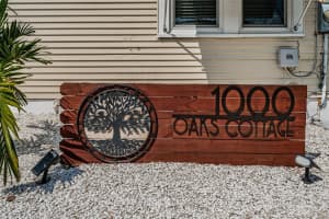 1000 OAK STREET, DUNEDIN, FL 34698 Sold 04/17/25