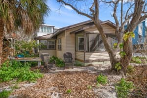 8581 GULF BOULEVARD, TREASURE ISLAND, FL 33706 Sold 04/29/25