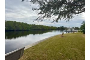 636 MOUNT PINEY AVENUE, ST PETERSBURG, FL 33702 - MLS#MFRTB8340360