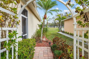1933 STERLING GLEN COURT, SUN CITY CENTER, FL 33573 Sold 05/02/25