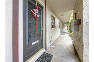 2750 BAY DRIVE, LARGO, FL 33771 Sold 04/28/25