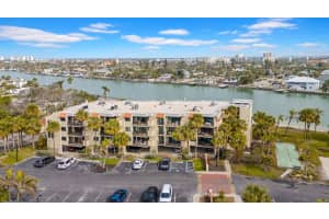 7537 Bayshore Dr #406, TREASURE ISLAND