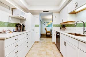 255 DOLPHIN PT POINT, CLEARWATER BEACH, FL 33767 - MLS#MFRTB8340716