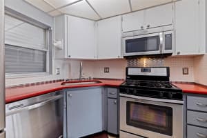 6020 SHORE BOULEVARD, GULFPORT, FL 33707 Sold 04/04/25