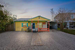 5421 Circle Dr, WEEKI WACHEE