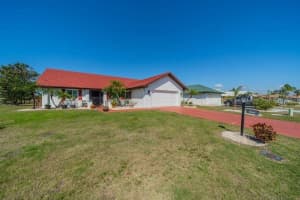 1723 WOLF LAUREL DRIVE, SUN CITY CENTER, FL 33573 - MLS#MFRTB8341354