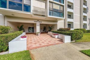 851 Bayway Blvd #201, CLEARWATER