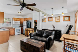 911 16TH AVENUE, LARGO, FL 33770 Sold 05/07/25